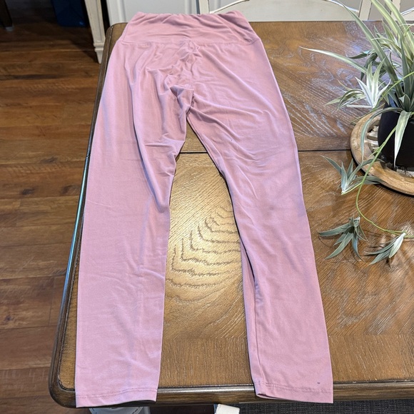 Women's Lavender High-Waist Leggings - Picture 5 of 7